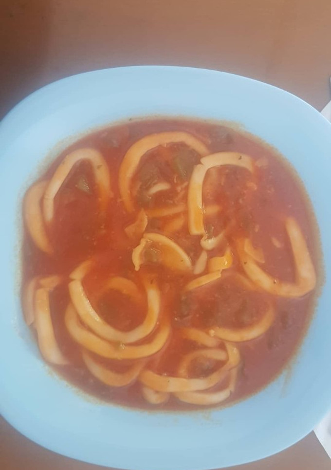 Una foto de Calamares en salsa