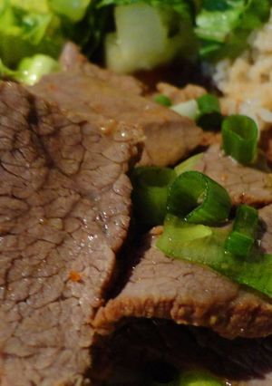 Hình của món Bò hầm quế hồi.