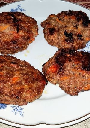 Una foto de Hamburguesas con carne, verduras y avena