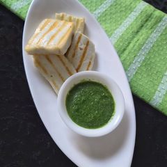 A picture of Grilled Paneer with Pudina Chutney.