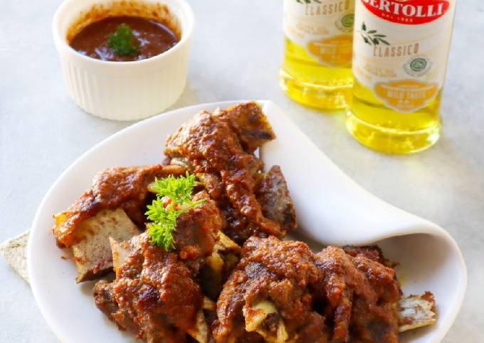 Iga Bakar Si Bangor dengan saus kacang dan bawang merah