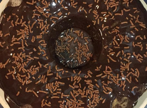 Una foto de Pastel de chocolate con Coca cola