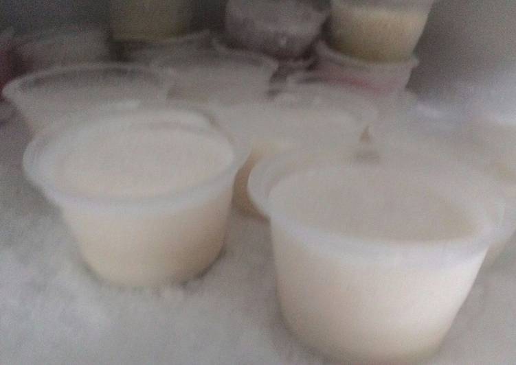 Ice cream rasa buah yang creamy