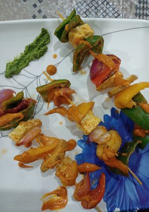 પનીર ટીકા (Paneer Tikka Recipe In Gujarati) રેસીપી મુખ્ય ફોટો