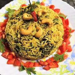 A picture of Spinach Fried Rice.