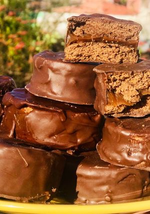 Una foto de Alfajores de 🍫 chocolate