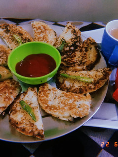 सूजी लौकी हांडवा (Suji Lauki Handva recipe in Hindi) रेसिपी मुख्य फोटो
