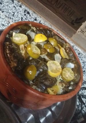 صورة لوصفة طاجن ورق العنب بالكوارع بالفرن