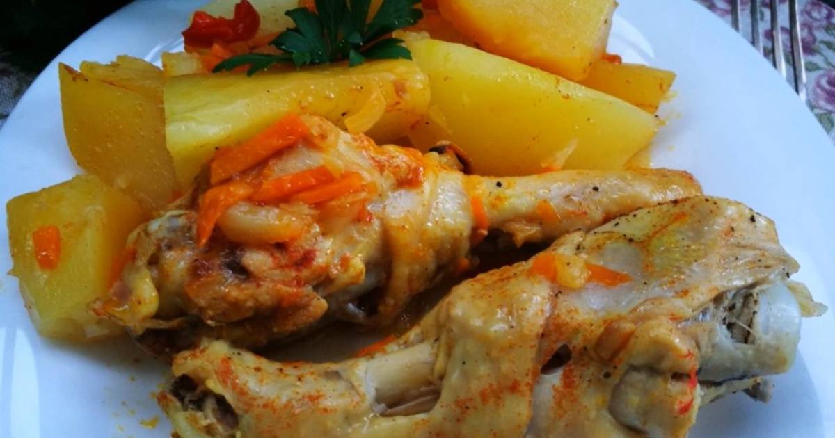 Куриные голени с рисом в мультиварке. Курица с картошкой в мультиварке. Картофель с курицей в мультиварке. Курица картошка морковь. Вкусные блюда с лисичками.