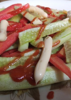 A picture of Saucy Salad.