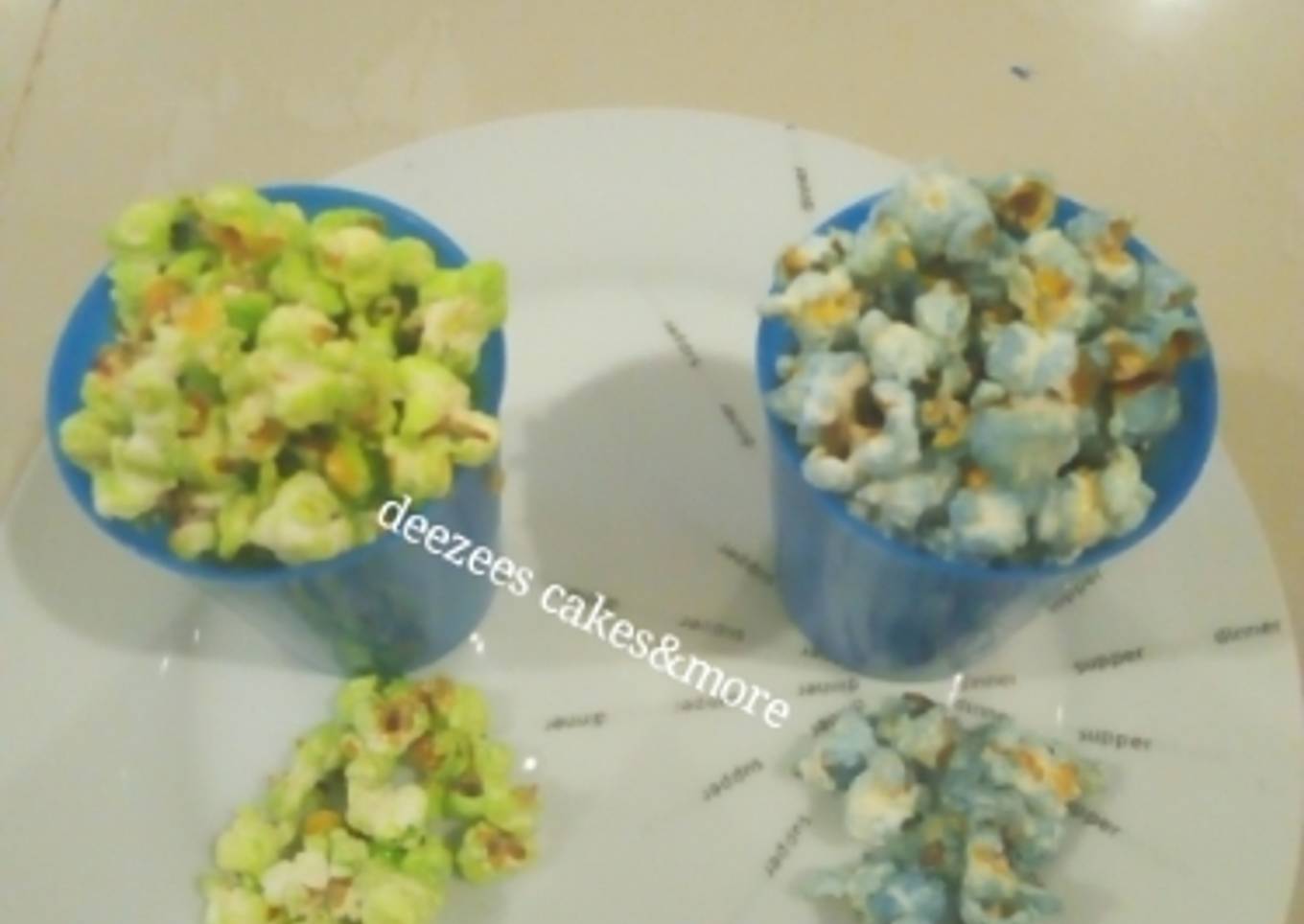 Coloured popcorn