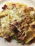 RIGATONI COM SALSICHAS FRESCAS, FEIJÃO E ENDÍVIAS
