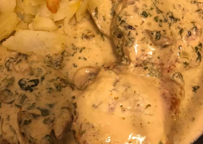 Step-by-Step Guide to Prepare Homemade Chicken meatballs in creamy mushroom &amp; spinach sauce - Easy Recipes for Kids