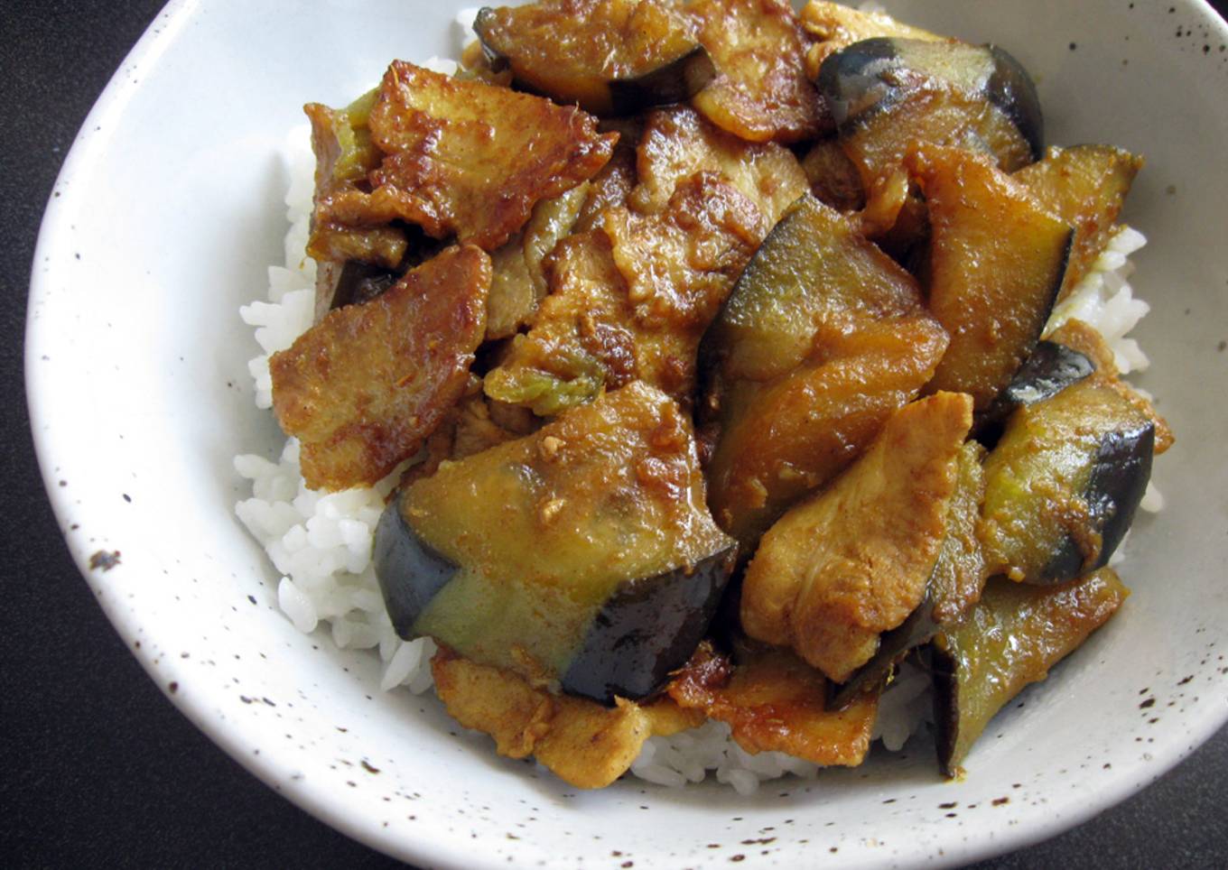 Curry Flavoured Pork & Eggplant Rice Bowl