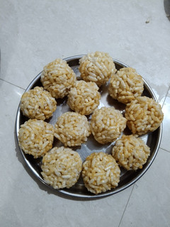 મમરા ના લાડુ (Mamara Ladoo Recipe In Gujarati) રેસીપી મુખ્ય ફોટો