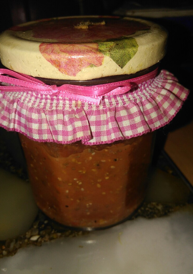 Una foto de Mermelada de tomate y manzana a la naranja sin azúcar🍅🍏🍎🍊