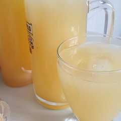 Una foto de Jugo refrescante de piña y jengibre