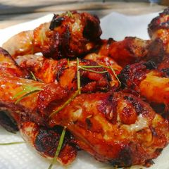 A picture of Rosemary garlic drumsticks.