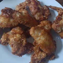 Fried chicken wings A picture of Fried chicken wings.