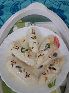 গুঁড়ো দুধের দ্বারা মালাই চমচম রেসিপির প্রধান ছবি