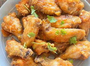 Hình của món Gà Rán Sốt Bơ Tỏi.