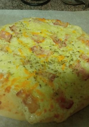 Una foto de Pizza casera a la carbonara