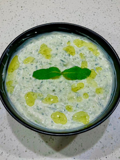 Una foto de Tzatziki tradicional griego 🇬🇷