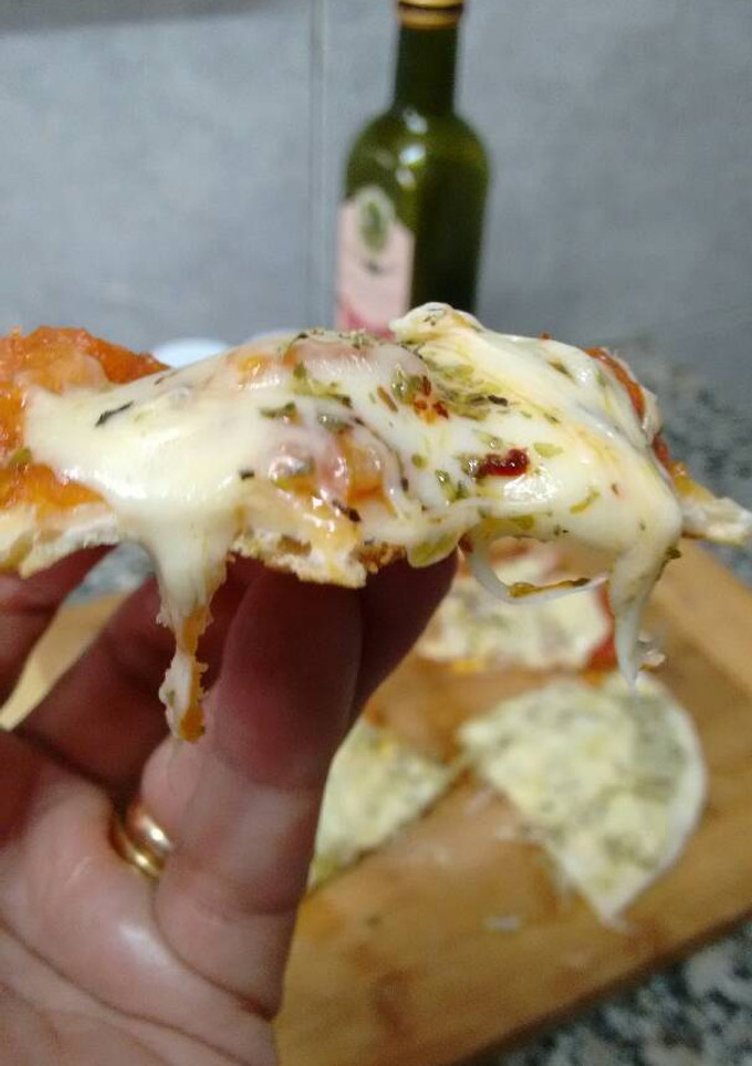Una foto de Pizza (SIN HORNO) fácil y tentadora!
