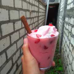 Olahan Strawberry~Milkshake Strawberry রেসিপির প্রধান ছবি