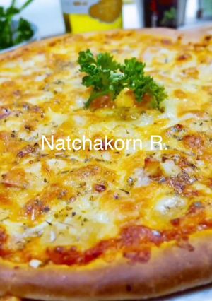 รูปของ Double Cheese Hawaiian Pizza (American Thin Crust Style) พิซซ่าฮาวาเอี้ยนดับเบิ้ลชีส แป้งบางกรอบ