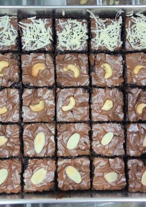 Foto resep Shiny crust Brownies