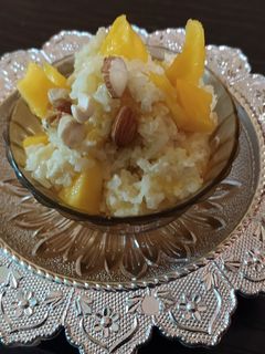 मँगो रबडी राइस पुडींग (mango rabdi rice pudding recipe in marathi) रेसिपी चे मुख्य फोटो