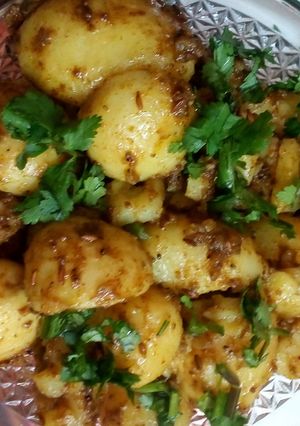 अचारी आलू (Achari Aloo recipe in hindi) रेसिपी मुख्य फोटो