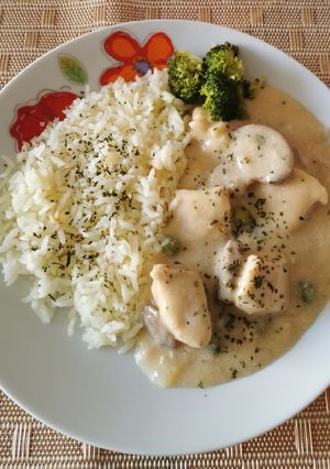 Una foto de Pollo en Salsa de Champiñones