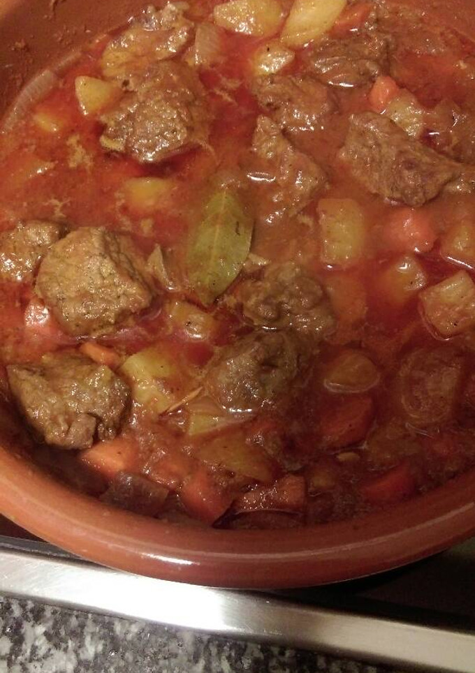Una foto de Estofado de ternera con cebollitas y zanahoria