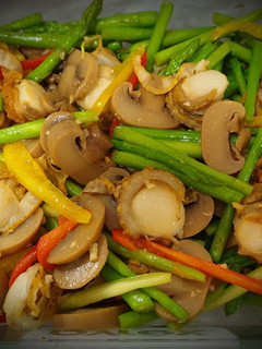 A picture of Scallops Mixed 带子炒杂.