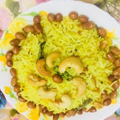 A picture of Lemon rice.