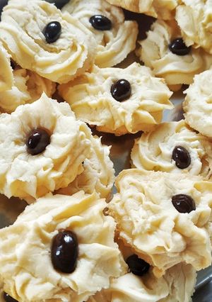 Foto resep Semprit 3 bahan pakai cetakan tutup botol tanpa oven