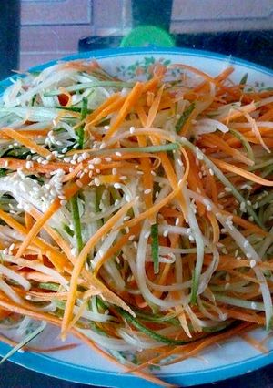 Hình của món Salad cà rốt dưa chuột.