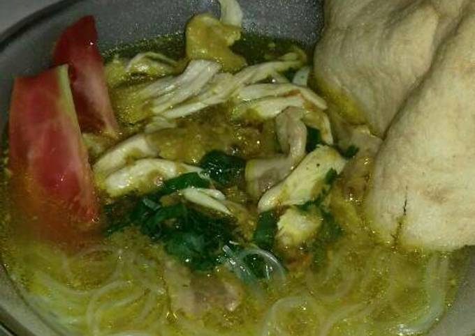 Soto ayam kuah bening