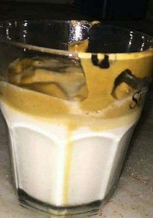 A picture of Dalgona coffee.