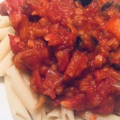 A picture of Tomato and red lentil marinara.