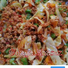 A picture of Minced meat vegetable sauce.