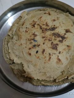 બાજરા નો રોટલો (Bajra Rotlo Recipe In Gujarati) રેસીપી મુખ્ય ફોટો