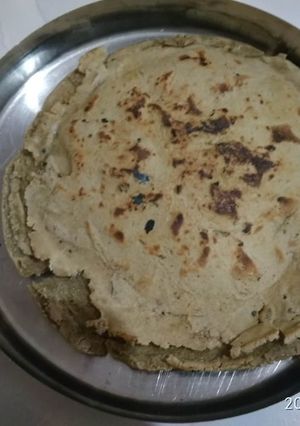 બાજરા નો રોટલો (Bajra Rotlo Recipe In Gujarati) રેસીપી મુખ્ય ફોટો