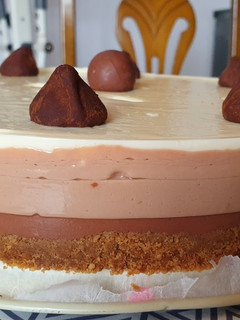 Una foto de Tarta de 3 chocolates 🍫
