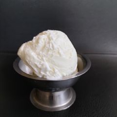 A picture of Vanilla Ice cream.