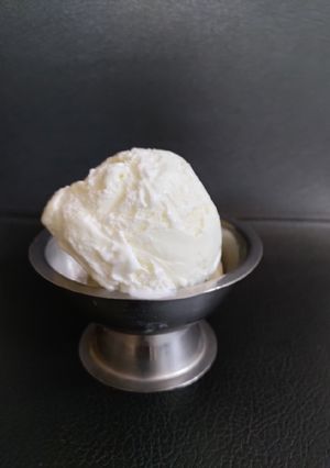 A picture of Vanilla Ice cream.