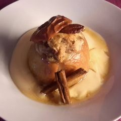 A picture of Sig's German Baked Apples with Filling.