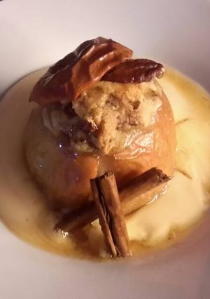 A picture of Sig's German Baked Apples with Filling.